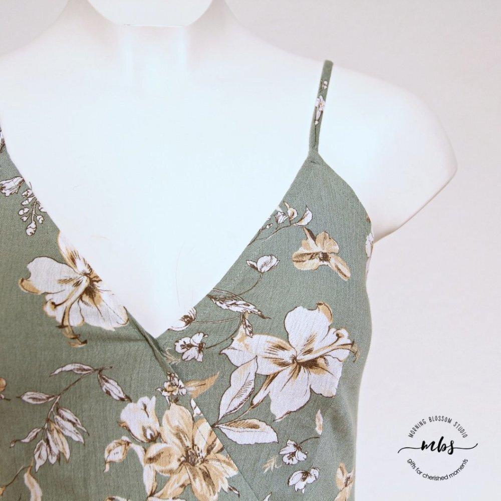 NWT Rokoko Floral‎ Surplice Sphagetti Straps Front Slit Midi Dress Green Women S - Picture 3 of 13
